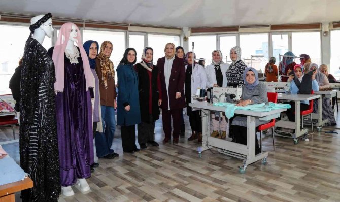 Kadınlar Büyükşehir Belediyesiyle Meslek Sahibi Oluyor