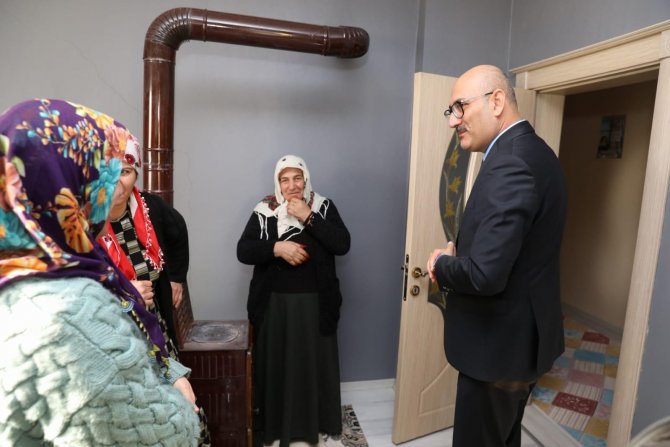 Başkan Vekili Aydın, Bebek Sahibi Olan Ailelerin Sevincine Ortak Oldu