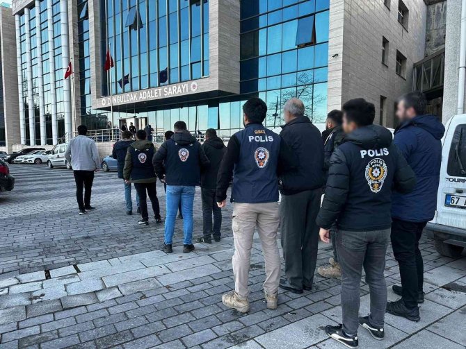 Müstehcen İçerik Paylaşan Şüpheliler Adliyede