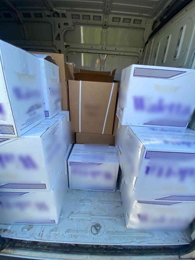 2 Bin 544 Şişe Sahte İçki İle 400 Kilo Gümrük Kaçağı Tütün Ele Geçirildi