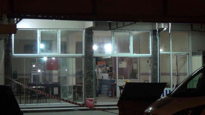 Bandırma’da Kahvehanede Çıkan Tartışma Silahlı Kavgaya Dönüştü: 3 Yaralı