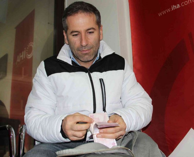 Televizyonda İzlerken İnanamadığı Olay Başına Geldi