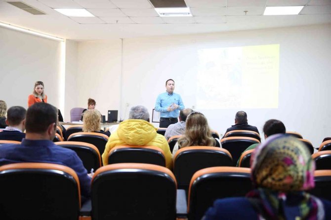 Aydın Büyükşehir Belediyesi’nden Ailelere ’Otizm’ Eğitimi