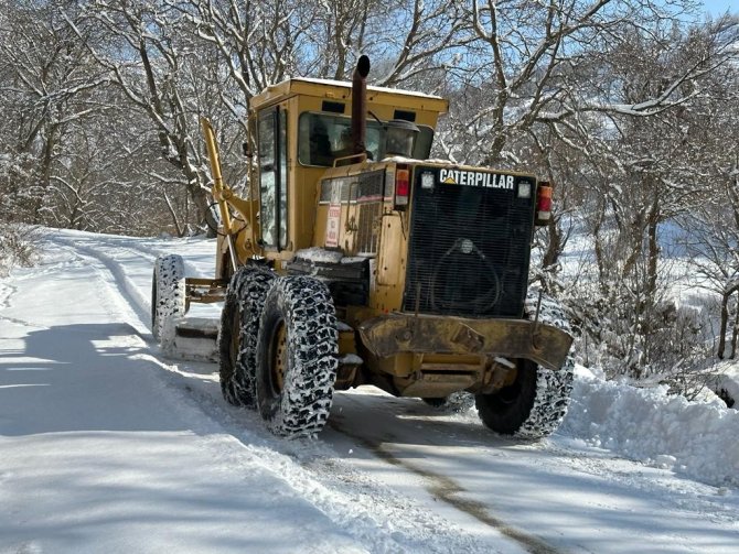Kar Ve Olumsuz Hava Şartlarından Dolayı 49 Yerleşim Yolunu Kapattı