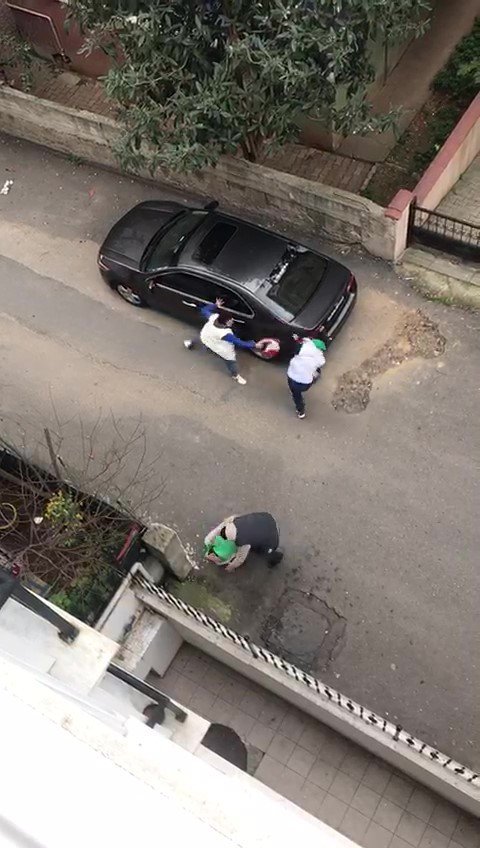 Pendik’te Bıçaklı Sopalı Kavgada Ortalık Savaş Alanına Döndü