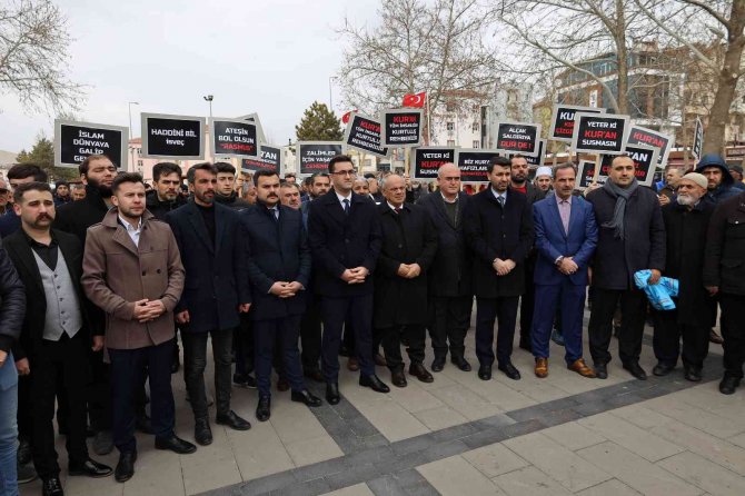 İ̇sveç’te Kuranı Kerimin Yakılması Yahyalı’da Protesto Edildi