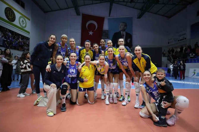 Sultanlar Ligi: Sarıyer Belediyesi 0 - Fenerbahçe Opet: 3