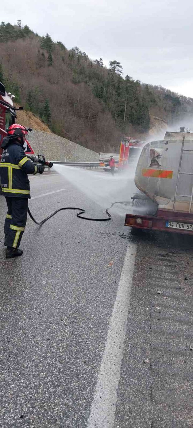 Zonguldak’ta Mazot Yüklü Tanker Yangında Kullanılamaz Hale Geldi