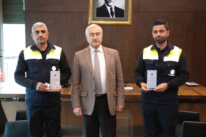 Yanan Kamyondan Yaralıları Kurtaran Akedaş Personeli Ödüllendirildi