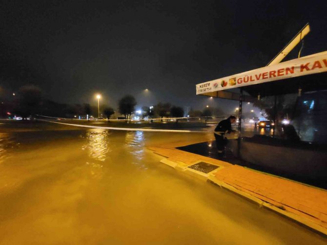 Büyükşehir, Fırtınada 136 Vakaya Müdahale Etti