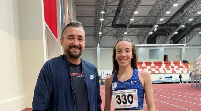 Ayça Fidanoğlu’ndan Türkiye Rekoru