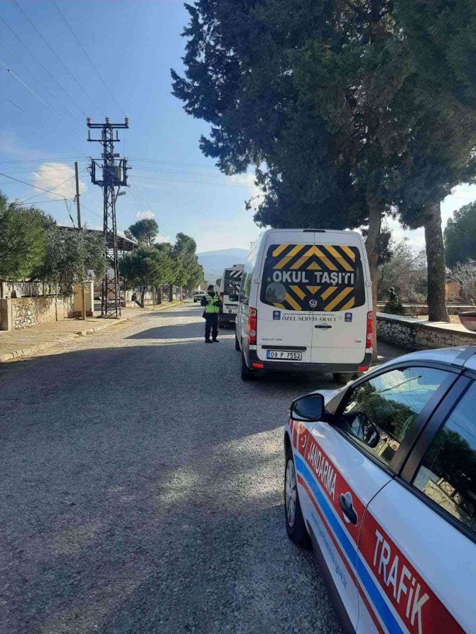 Jandarma, 21 Okul Servisini Denetledi