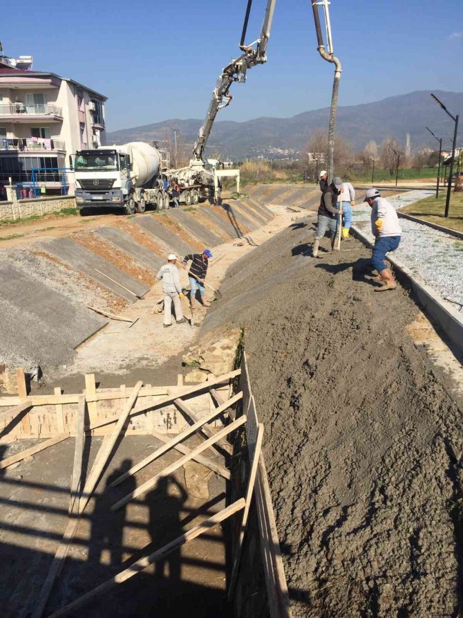 Çine’de Dere Islahı Çalışmaları Devam Ediyor