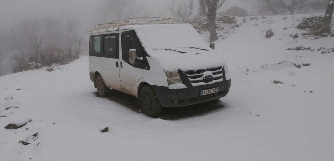 Batman’da Hasretle Beklenen Kar Köyleri Beyaza Bürüdü