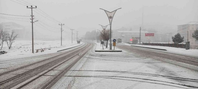 Bitlis’te Kar Yağışı Etkili Oldu