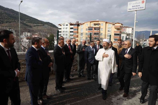 Diyanet İ̇şleri Başkanı Erbaş, Tokat’ta Molla Hüsrev Kur’an Kursu’nu Ziyaret Etti