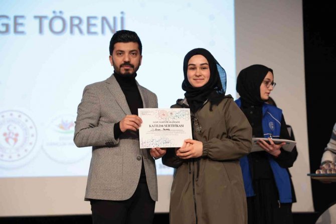 Genç Kariyer Akademisi Sona Erdi