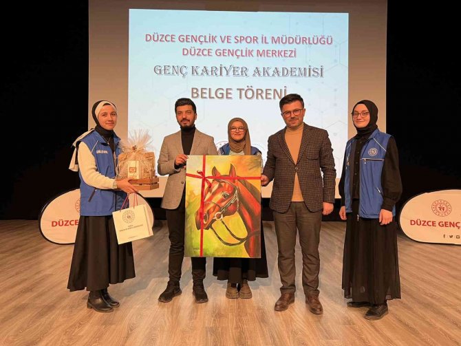 Genç Kariyer Akademisi Sona Erdi