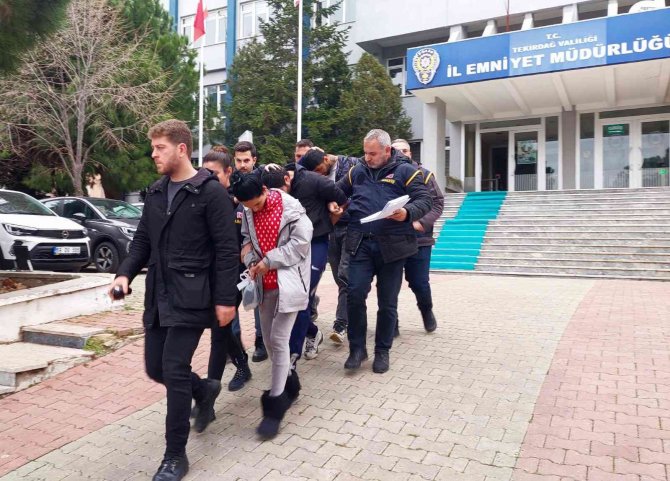 Tekirdağ’da Kadın Tartıştığı Adamı Silahla Öldürdü