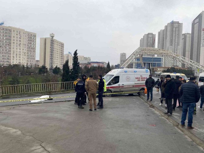 Midibüsün Çarptığı Kadın Hayatını Kaybetti