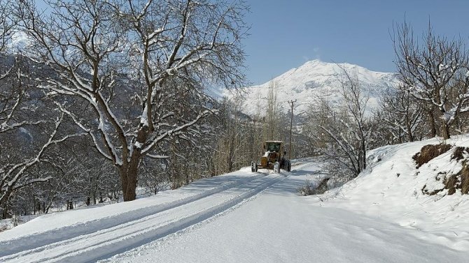 Kar Ve Olumsuz Hava Şartlarından Dolayı 6 Yerleşim Yolu Kapandı
