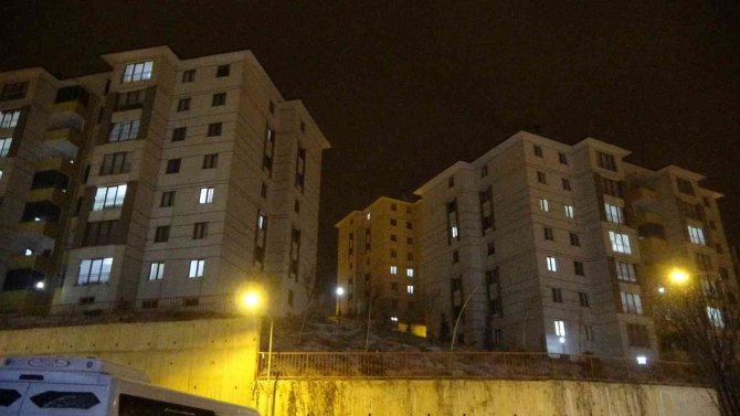 İ̇ran’daki Deprem Yüksekova’da Da Hissedildi