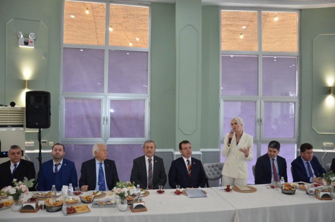 İ̇mamoğlu’ndan İ̇stanbul Büyükşehir Belediyesine Yönelik Açılan Terör Soruşturmasına İlişkin Flaş Açıklama: