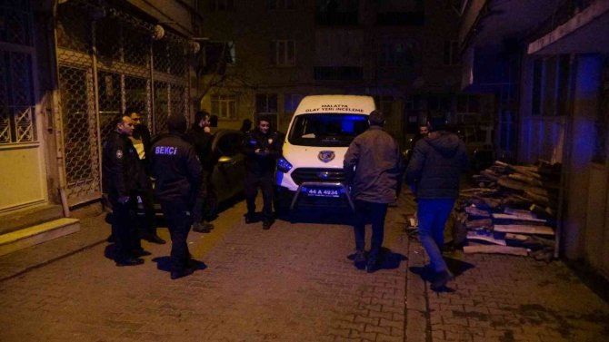 Malatya’da Genç Kadın Yatağında Kanlar İçerisinde Bulundu