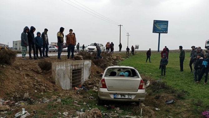 Mardin’de Otomobil Yol Kenarına Uçtu: 2’si Ağır 5 Yaralı