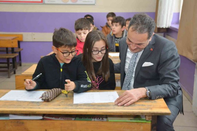 Uşak’ta 920 Öğrenci Kış Okulları’nda Kurs Görüyor