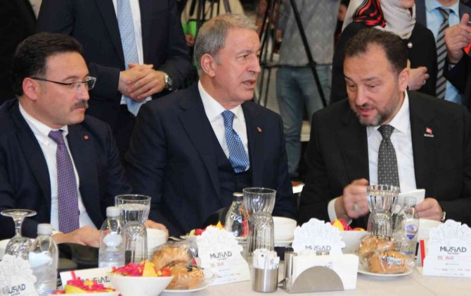 Bakan Akar: "Haince Yapılan Eylemlere Karşı, Ahlaksızlara Karşı, Kur’an Yakan Şerefsizlere Karşı Türkiye Var"