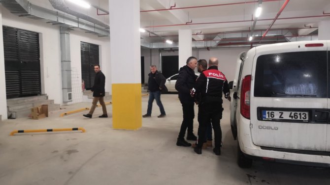Alacak Meselesi Yüzünden Ailesinden 4 Kişiyi Öldüren Polis Memuru Tutuklandı