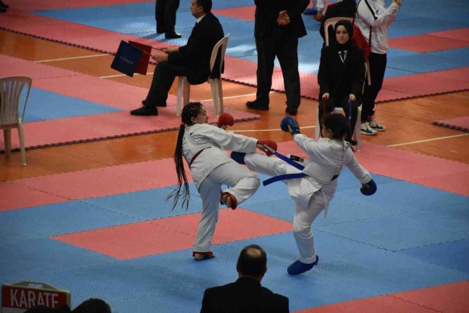 15 İlden 877 Sporcu Bu Turnuvada Ter Döküyor