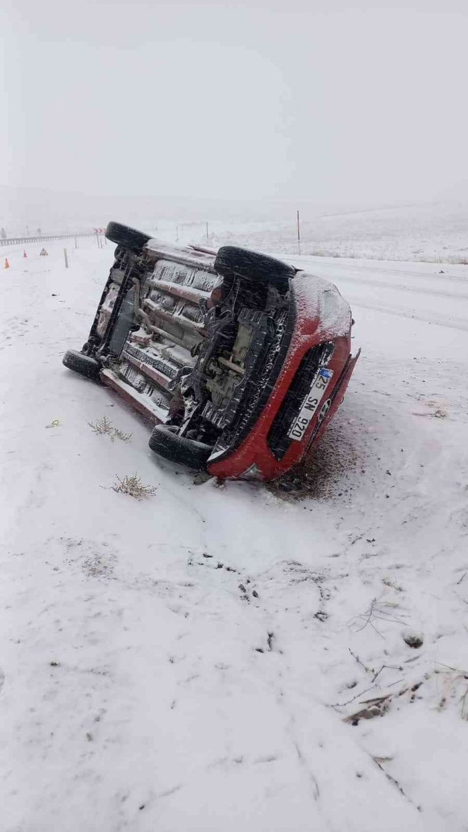 Kar Yağışı Kazayı Beraberinde Getirdi: 4 Yaralı