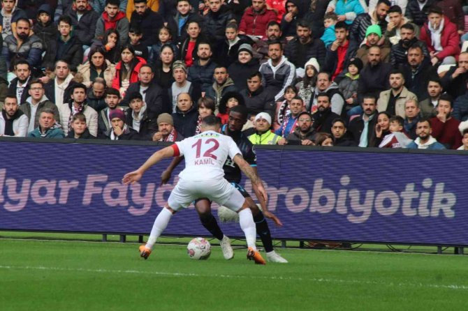 Spor Toto Süper Lig: A. Hatayspor: 0 - Trabzonspor: 1 (İ̇lk Yarı)