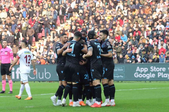 Spor Toto Süper Lig: A. Hatayspor: 0 - Trabzonspor: 1 (İ̇lk Yarı)