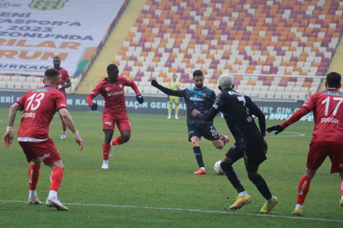 Spor Toto Süper Lig: Dg Sivasspor: 0 - Adana Demirspor: 1 (İ̇lk Yarı)