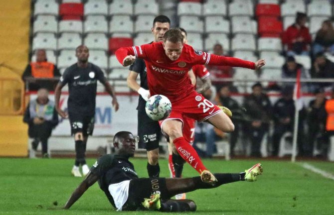 Spor Toto Süper Lig: Fta Antalyaspor: 3 - Ümraniyespor: 2 (Maç Sonucu)