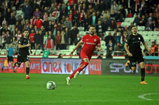 Spor Toto Süper Lig: Fta Antalyaspor: 1 - Ümraniyespor: 1 (İ̇lk Yarı)