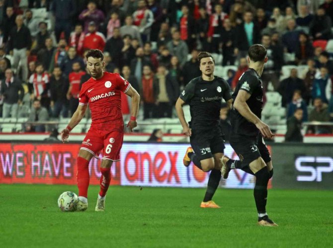 Spor Toto Süper Lig: Fta Antalyaspor: 1 - Ümraniyespor: 1 (İ̇lk Yarı)