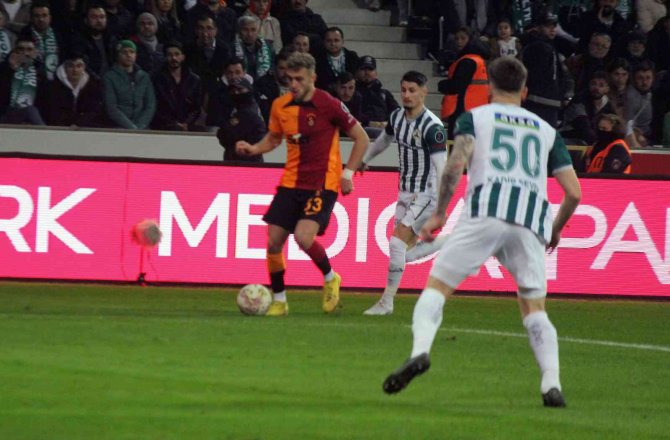 Spor Toto Süper Lig: Giresunspor: 0 - Galatasaray: 1 (İ̇lk Yarı)