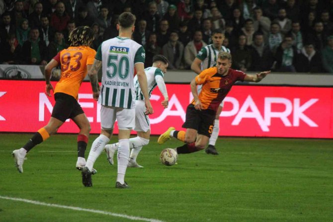 Spor Toto Süper Lig: Giresunspor: 0 - Galatasaray: 1 (İ̇lk Yarı)