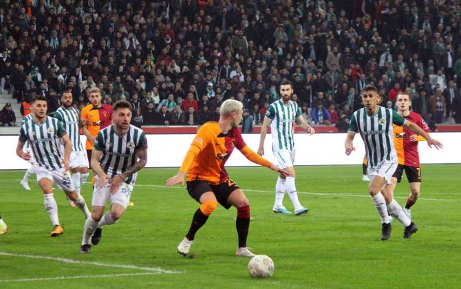 Spor Toto Süper Lig: Giresunspor: 0 - Galatasaray: 1 (İ̇lk Yarı)