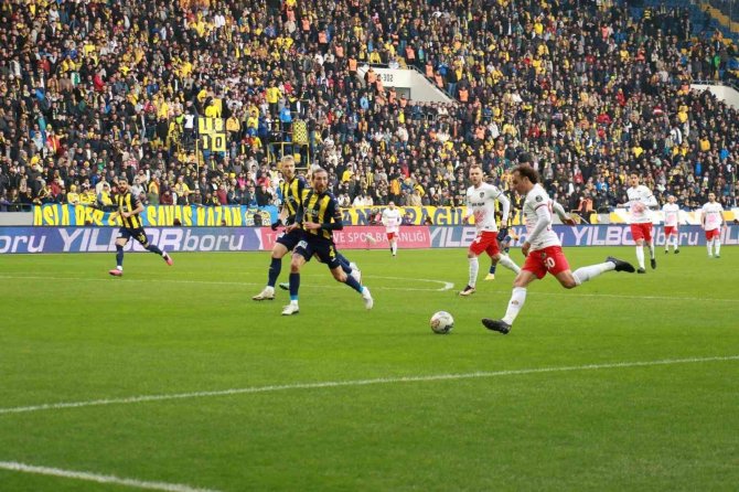 Spor Toto Süper Lig: Mke Ankaragücü: 0 - Gaziantep Fk: 0 (İ̇lk Yarı)