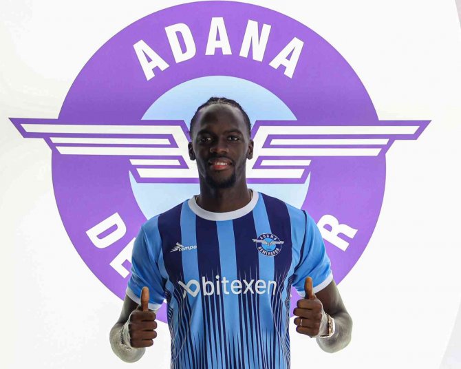 Mavi Lacivertliler Golcüsünü Açıkladı... Cherif Ndiaye Adana Demirspor’da