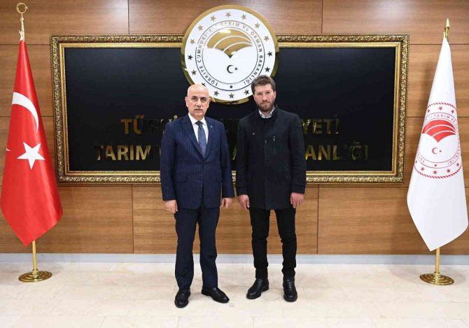 Tarım Ve Orman Bakanı Kirişci, Yanık Sesli Çoban Tarık Kara’yı Ağırladı