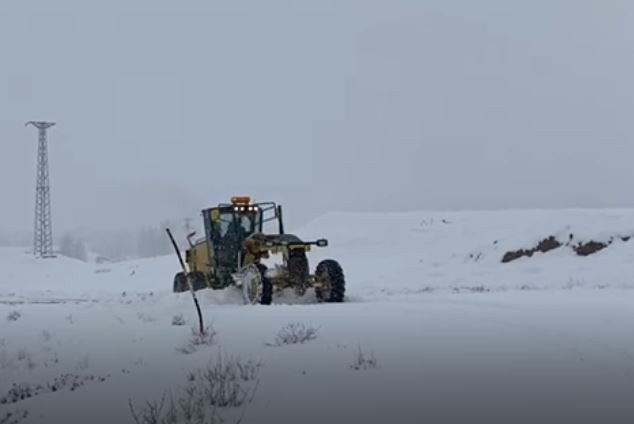 Tunceli’de 169 Köy Yolu Ulaşıma Kapandı, Karla Mücadele Çalışması Başladı