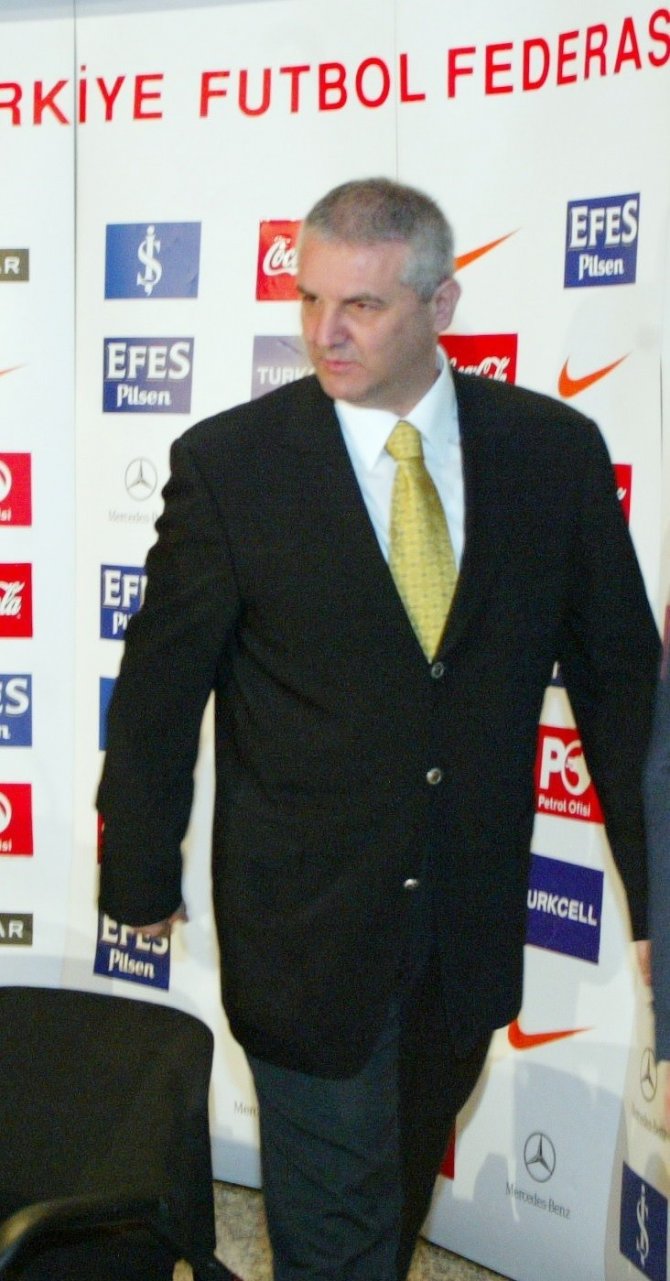 Mhk Başkanı Sabri Çelik İstifa Etti