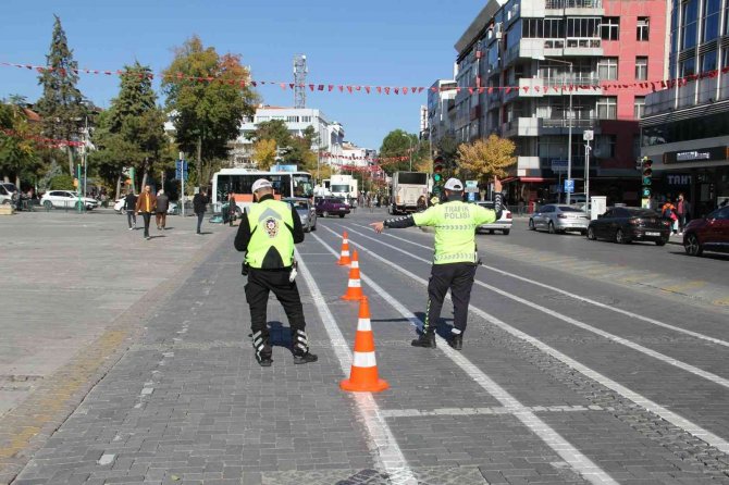 Uşak’ta Bin 273 Sürücüye Para Cezası Kesildi