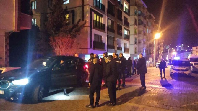 Dördüncü Kattan Atlayan Genç Hafif Yaralandı